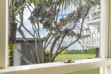 Photo of property in 27 Bournemouth Terrace, Murrays Bay, Auckland, 0630