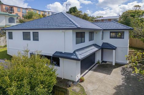Photo of property in 2/9 Mossop Rise, Glenfield, Auckland, 0629