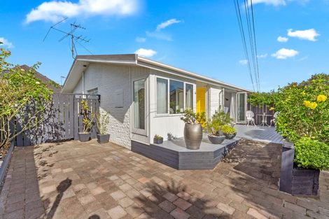 Photo of property in 3/4a Dallinghoe Crescent, Milford, Auckland, 0620