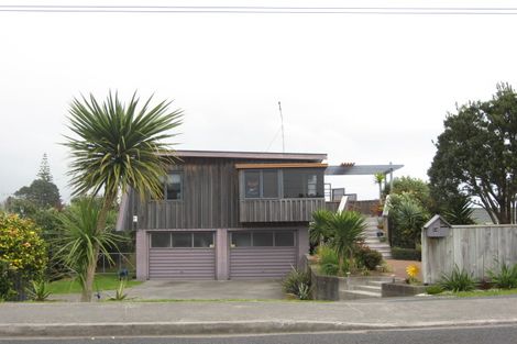 Photo of property in 14 Dixon Street, Oakura, 4314