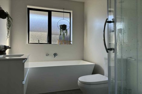 Photo of property in 6 Godley Place, Woodend, 7610