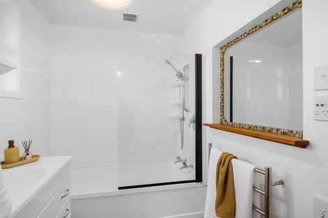 Photo of property in 88 Farquhars Road, Redwood, Christchurch, 8051