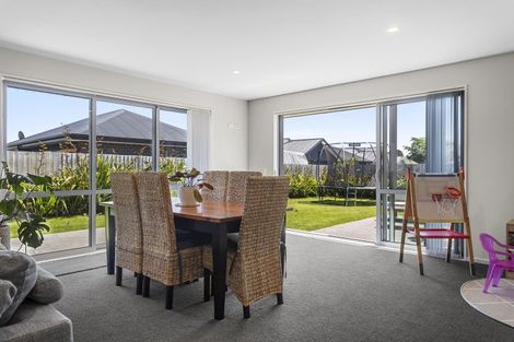 Photo of property in 5 Hamlett Drive, Woodend, 7610