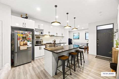 Photo of property in 15 Te Aparangi Road, Papakura, 2110