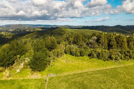 Photo of property in 121 Mount Albion Rise, Taupaki, Henderson, 0782