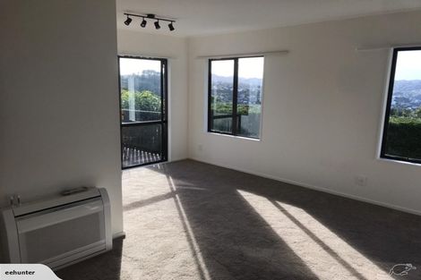 Photo of property in 6 Ashton Fitchett Drive, Brooklyn, Wellington, 6021