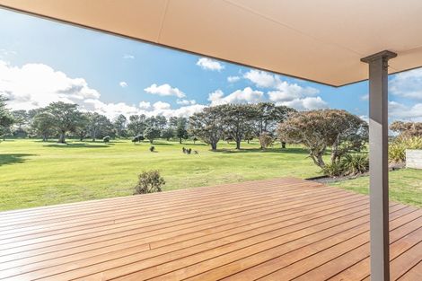 Photo of property in 31 Golf Vue Place, Castlecliff, Whanganui, 4501