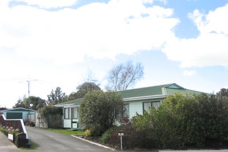 Photo of property in 4 Oldfield Place, Bulls, 4818