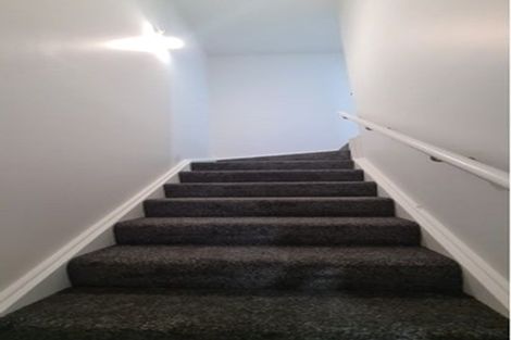 Photo of property in 37 Rakich Place, Henderson, Auckland, 0612