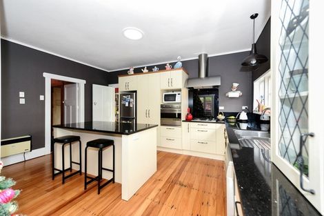 Photo of property in 69 Forest Lake Road, Forest Lake, Hamilton, 3200