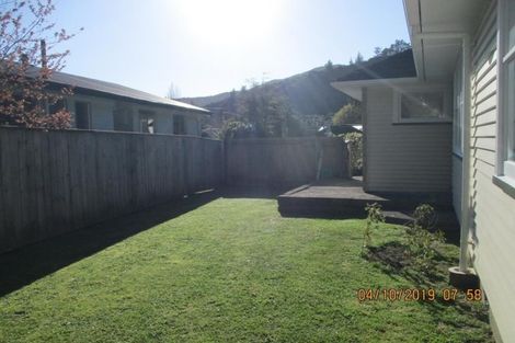 Photo of property in 49a Judd Crescent, Naenae, Lower Hutt, 5011