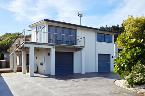Photo of property in 56 Kotare Place, South Bay, Kaikoura, 7300