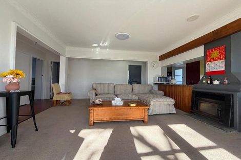 Photo of property in 8 Kiernan Place, Kelston, Auckland, 0602