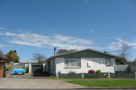 Photo of property in 22 Queens Road, Glen Avon, New Plymouth, 4312