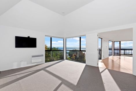 Photo of property in 20 Inverness Lane, Redcliffs, Christchurch, 8081