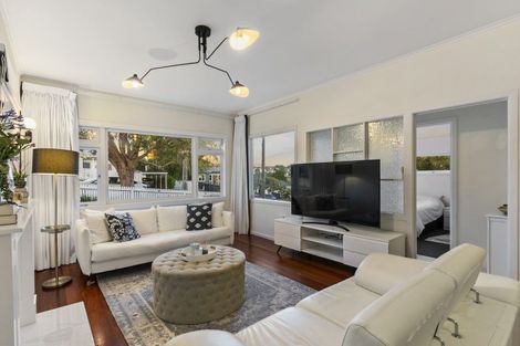 Photo of property in 1/7 Evan Street, Belmont, Auckland, 0622