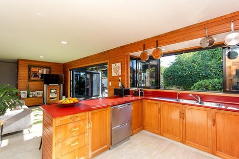 Photo of property in 51 Heta Road, Highlands Park, New Plymouth, 4312