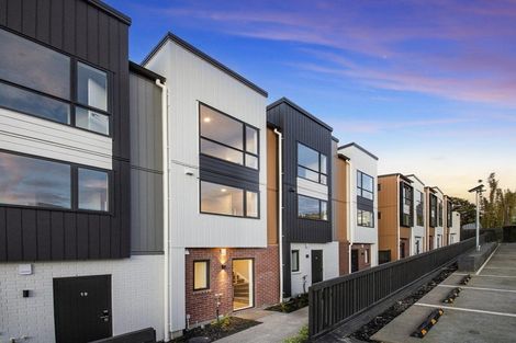 Photo of property in 3 Don Oliver Lane, Glen Eden, 0602