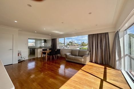 Photo of property in 1/5 Braemar Road, Castor Bay, Auckland, 0620