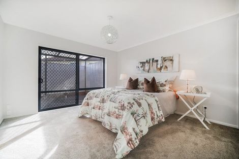 Photo of property in 323 Mahia Road, Weymouth, Auckland, 2103