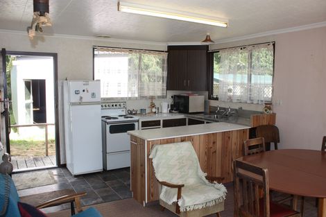 Photo of property in 25 Riverside Road, Taieri Mouth, Brighton, 9091