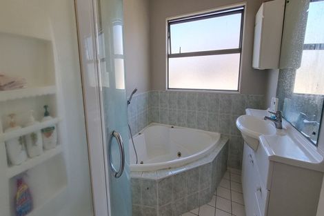 Photo of property in 2/14 Becroft Drive, Forrest Hill, Auckland, 0620