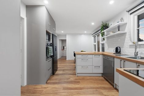 Photo of property in 12 Emlyn Place, Avondale, Christchurch, 8061