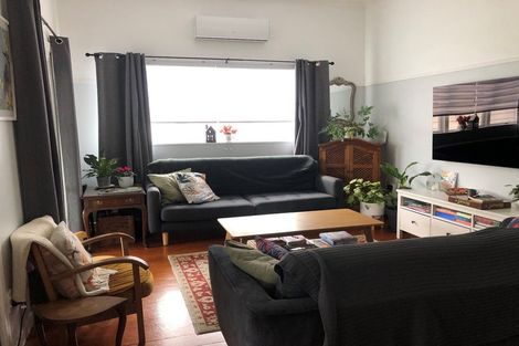 Photo of property in 2 Blacks Road, Greenhithe, Auckland, 0632