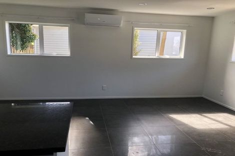 Photo of property in 10 Thornlow Street, Glendene, Auckland, 0602
