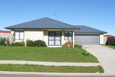 Photo of property in 3 Carn Place, Weymouth, Auckland, 2103