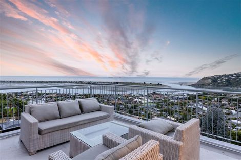 Photo of property in 16 Glendevere Terrace, Redcliffs, Christchurch, 8081