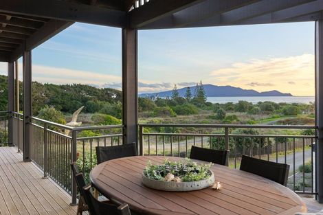 Photo of property in 8 Beachview Grove, Peka Peka, Waikanae, 5391