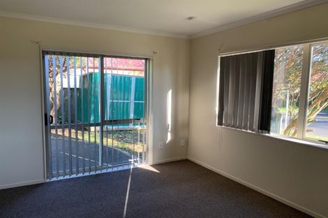 Photo of property in 10 Westvale Avenue, Ranui, Auckland, 0612