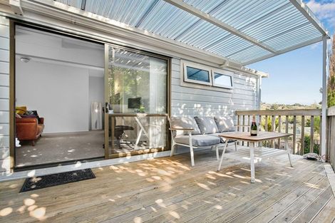 Photo of property in 107a Brian Crescent, Stanmore Bay, Whangaparaoa, 0932
