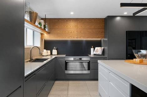 Photo of property in 8b Oceanbeach Road, Mount Maunganui, 3116