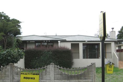 Photo of property in 30 Lincoln Road, Henderson, Auckland, 0610