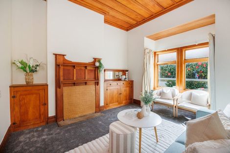 Photo of property in 215 College Street, West End, Palmerston North, 4412