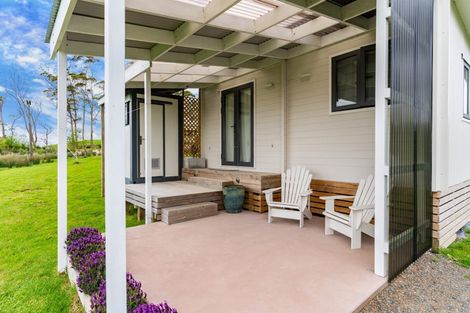 Photo of property in 15 Massey Road, Waipu, 0582