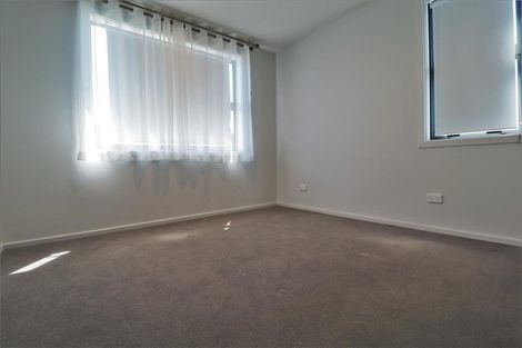 Photo of property in 1 Swamp Kauri Grove, Papakura, 2110