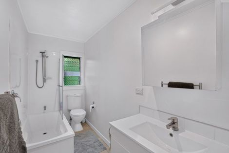 Photo of property in 28 Milton Road, Bluff Hill, Napier, 4110