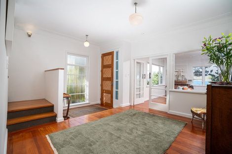 Photo of property in 189 Breaker Bay Road, Breaker Bay, Wellington, 6022