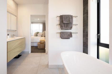 Photo of property in 13 Mike Smith Drive, Cambridge, 3434