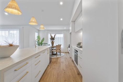 Photo of property in 9/2 Wilton Street, Westown, New Plymouth, 4310