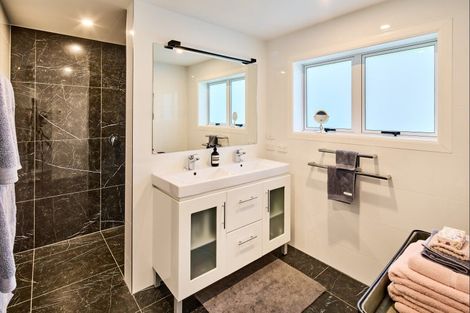 Photo of property in 5 Saint Francis Grove, Waterloo, Lower Hutt, 5011