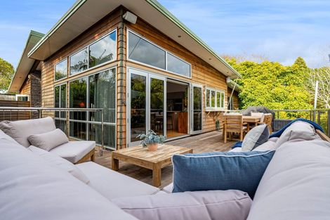 Photo of property in 12 Leatham Avenue, Strandon, New Plymouth, 4312