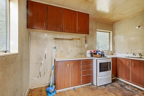 Photo of property in 22 Fyvie Avenue, Tawa, Wellington, 5028
