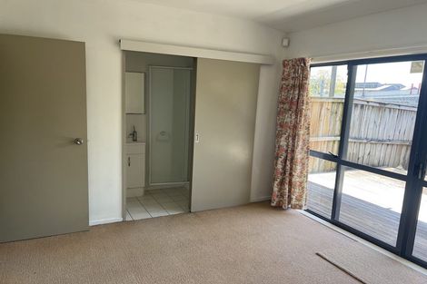 Photo of property in Krisley Court, 12/6 Ambrico Place, New Lynn, Auckland, 0600