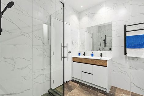 Photo of property in 10 Vinistra Road, Kumeu, 0810