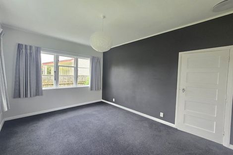 Photo of property in 10 Purser Grove, Fairfield, Lower Hutt, 5011