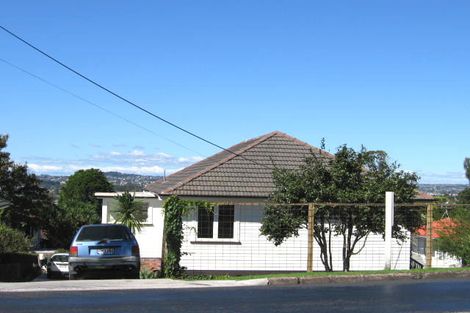 Photo of property in 2/21 Te Atatu Road, Te Atatu South, Auckland, 0610
